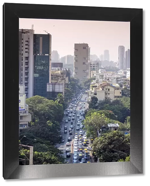 India, Maharashtra, Mumbai, view along Dr Gopalrao Deshmukh Marg (Pedder Road) towards