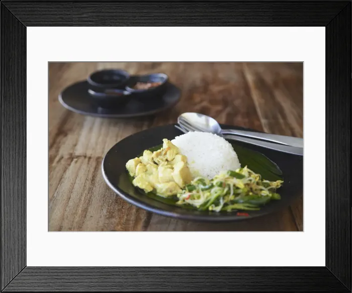 Framed Print : Balinese dish of Be Siap Basa Mekalas (chicken in cardamon sauce), Bali, Indonesia