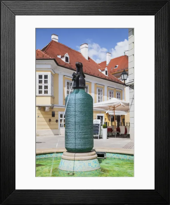 Framed Print : Fountain to commemorate Anyos Jedlik (inventor of soda water) in Gutenberg Square