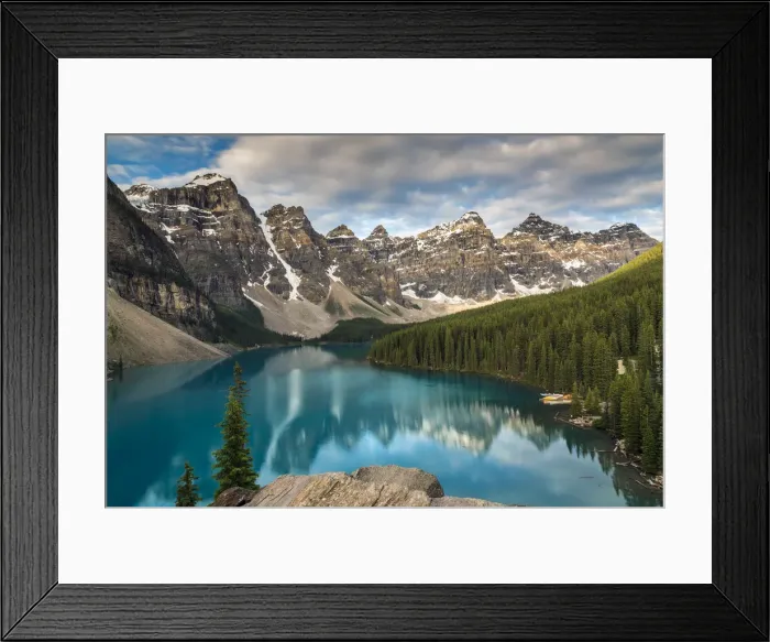 Framed Print : Moraine Lake, Banff National Park, Alberta, Canada Framed Print : Moraine Lake, Banff National Park, Alberta, Canada
