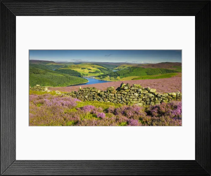 Framed Print : View Over Ladybower Reservoir, Peak District National Park, Derbyshire, England Framed Print : View Over Ladybower Reservoir, Peak District National Park, Derbyshire, England