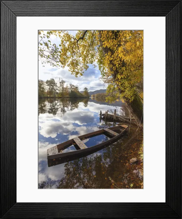 Framed Print : A wooden rowing boat in autumn on the Dordogne River, Correze, Nouvelle-Aquitaine Framed Print : A wooden rowing boat in autumn on the Dordogne River, Correze, Nouvelle-Aquitaine