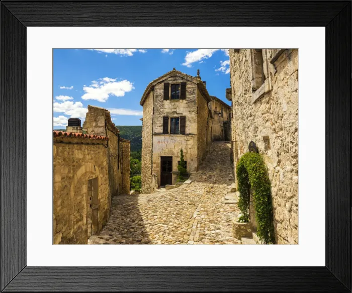 Framed Print : Cobbled Street of Lacoste, Provence, France Framed Print : Cobbled Street of Lacoste, Provence, France