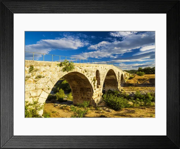 Framed Print : Ancient Roman Bridge of Pont Julien, Provence, France Framed Print : Ancient Roman Bridge of Pont Julien, Provence, France