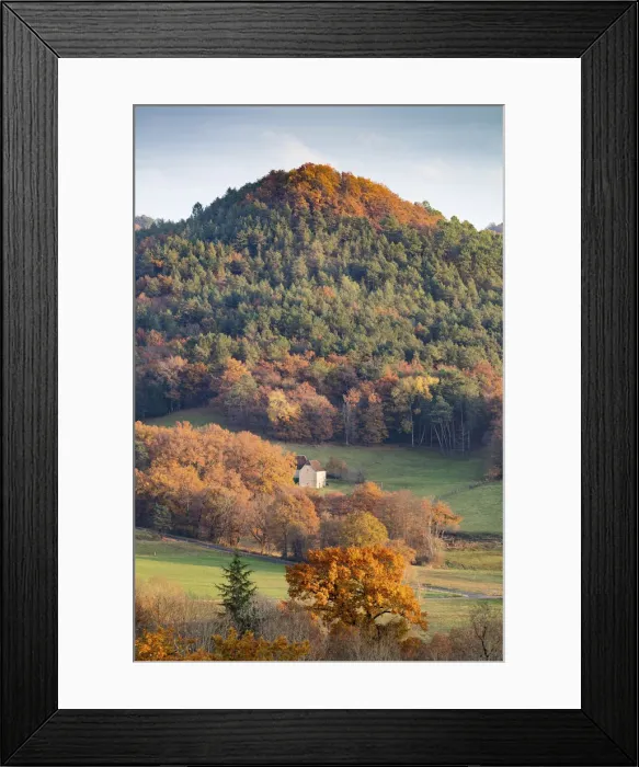 Framed Print : A barn in the Dordogne Valley in autumn, Correze, Nouvelle-Aquitaine, France Framed Print : A barn in the Dordogne Valley in autumn, Correze, Nouvelle-Aquitaine, France