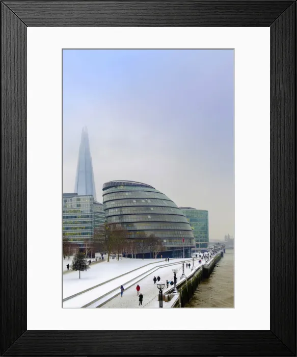 Framed Print : United Kingdom, England, London, elevated view of the Thames Path walkway on the south