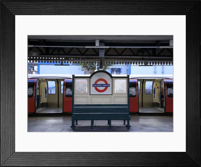 Framed Print : A train in Golders Green underground station in London, England Framed Print : A train in Golders Green underground station in London, England