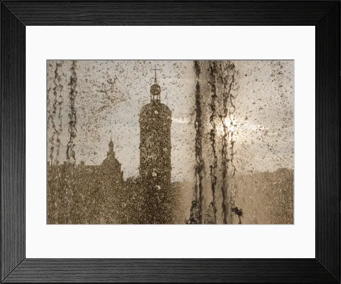 Framed Print : The fountain in Place Bellecour and Antonin Poncet in Lyon france Framed Print : The fountain in Place Bellecour and Antonin Poncet in Lyon france