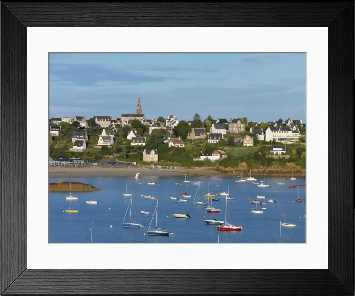 Framed Print : France, Brittany, Ille-et-Vilaine, Cancale, boats moored