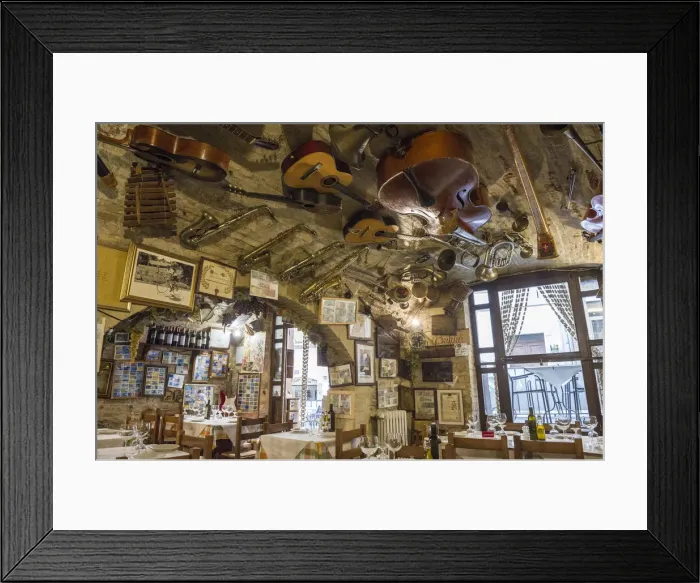 Framed Print : Montepulciano, Umbria, Italy. Interior of a typical restaurant Framed Print : Montepulciano, Umbria, Italy. Interior of a typical restaurant