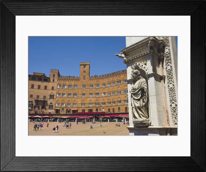 Framed Print : Siena, Tuscany, Italy. Piazza del Campo Framed Print : Siena, Tuscany, Italy. Piazza del Campo