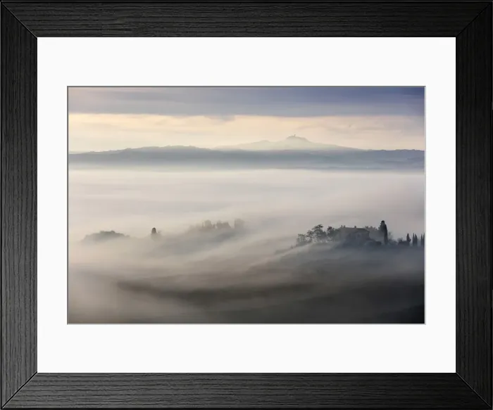 Framed Print : House in the mist, Val d Orcia; Tuscany; Italy