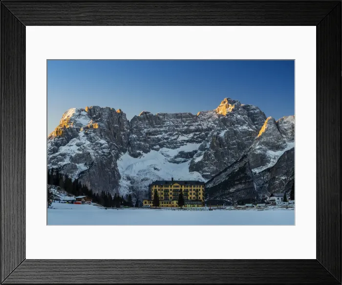 Framed Print : Winter view of frozen Lake Misurina with Sorapiss mountain group in the foreground