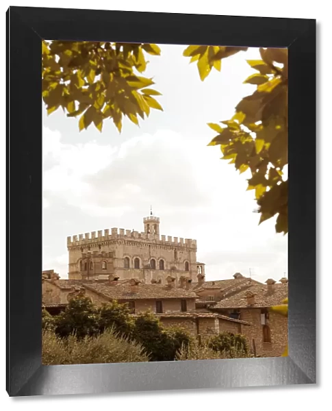 Italy, Umbria, Perugia district, Gubbio. View of Palazzo dei Consoli