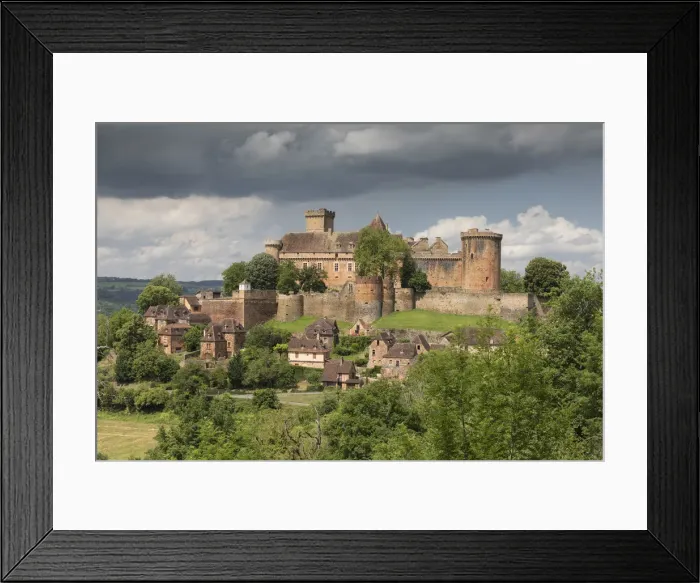 Framed Print : France, Lot, Castelnau-Bretenoux, the medieval fortified castle and village Framed Print : France, Lot, Castelnau-Bretenoux, the medieval fortified castle and village