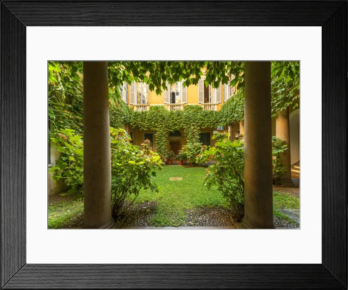 Framed Print : Court at Milan, Lombardy, Italy Framed Print : Court at Milan, Lombardy, Italy