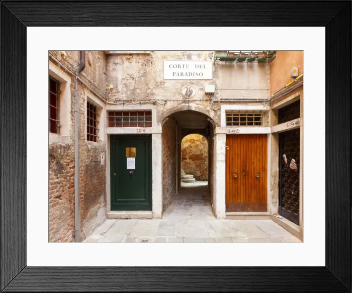 Framed Print : Courtyard Corte del Paradiso Venice, Veneto, Italy, Europe Framed Print : Courtyard Corte del Paradiso Venice, Veneto, Italy, Europe