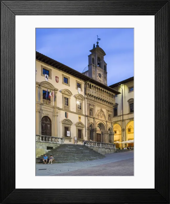 Framed Print : Italy. Tuscany. Arezzo district. Val di Chiana Arezzo. Piazza Grande Framed Print : Italy. Tuscany. Arezzo district. Val di Chiana Arezzo. Piazza Grande