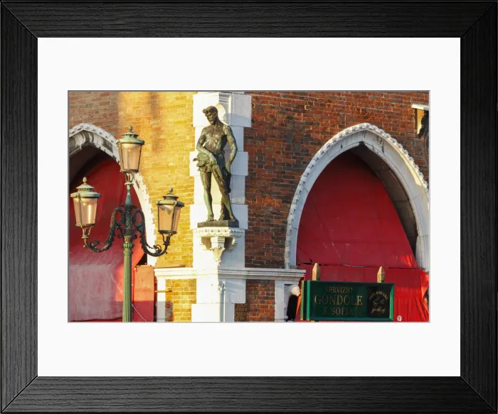Framed Print : Mercati di Rialto (Rialto market), fish market hall (Campo de la Pescaria), Venecia Framed Print : Mercati di Rialto (Rialto market), fish market hall (Campo de la Pescaria), Venecia