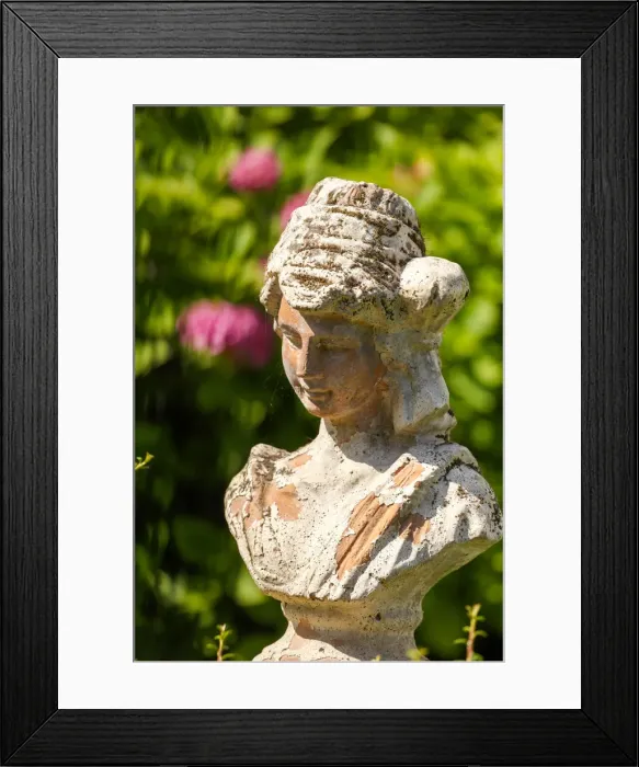 Framed Print : Women Bust at the Ausonia & Hungaria Hotel, Venice, Veneto, Italy Framed Print : Women Bust at the Ausonia & Hungaria Hotel, Venice, Veneto, Italy