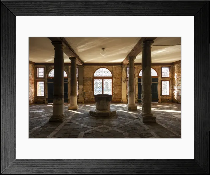 Framed Print : Ground Floor of the Palazzo Michiel, Venice, Veneto, Italy Framed Print : Ground Floor of the Palazzo Michiel, Venice, Veneto, Italy