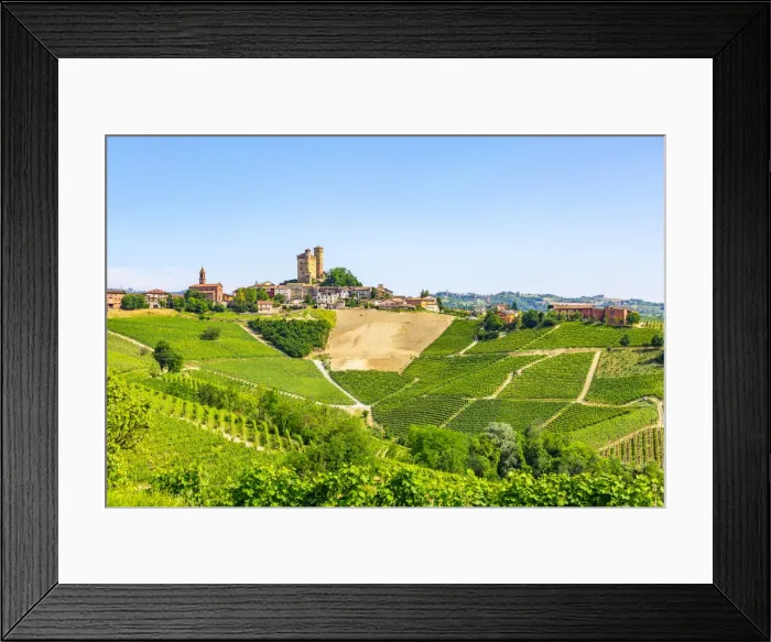 Framed Print : Serralunga d Alba, Barolo wine region, Langhe, Piedemont, Italy