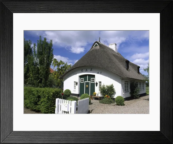 Framed Print : Thatched roof cottage in Sieseby, Schlei, Schleswig-Holstein, Germany Framed Print : Thatched roof cottage in Sieseby, Schlei, Schleswig-Holstein, Germany
