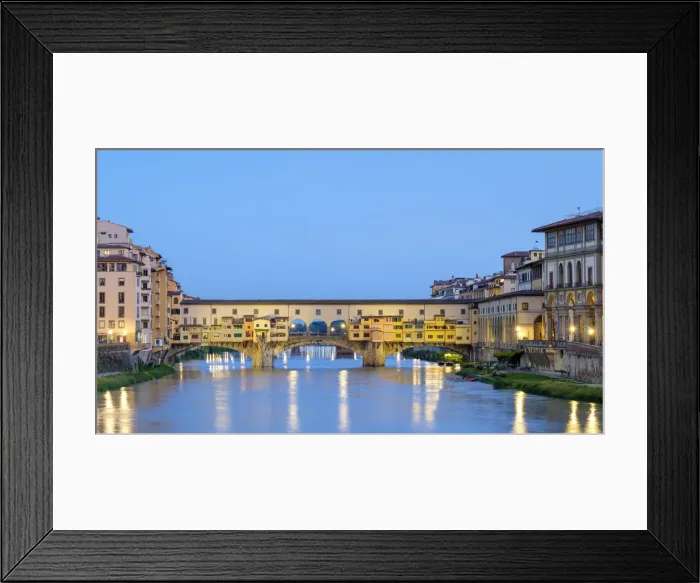 Framed Print : Ponte Vecchio on the Arno river and buildings in the old town at dawn, Florence (Firenze) Framed Print : Ponte Vecchio on the Arno river and buildings in the old town at dawn, Florence (Firenze)