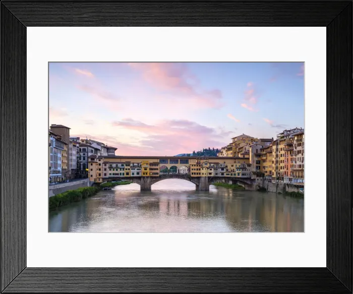 Framed Print : Ponte Vecchio on the Arno river and buildings in the old town at sunrise, Florence Framed Print : Ponte Vecchio on the Arno river and buildings in the old town at sunrise, Florence