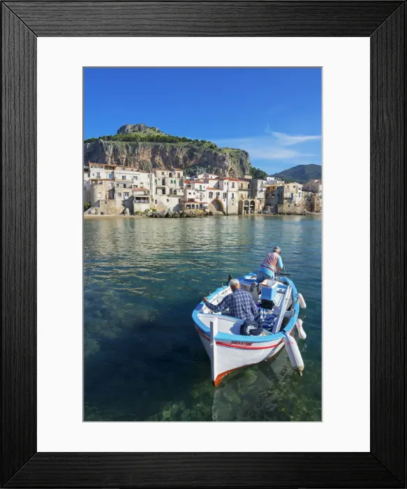 Framed Print : Fishermen, Cefalu, Sicily, Italy, Europe Framed Print : Fishermen, Cefalu, Sicily, Italy, Europe