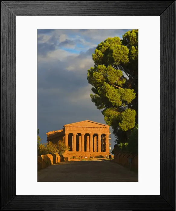 Framed Print : Temple of Concordia, Valley of the Temples, Agrigento, Sicily, Italy