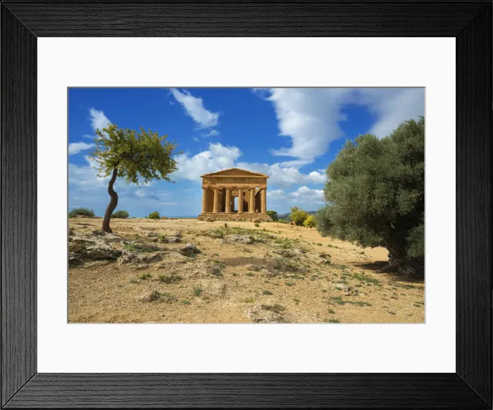 Framed Print : Temple of Concordia, Valley of the Temples, Agrigento, Sicily, Italy Framed Print : Temple of Concordia, Valley of the Temples, Agrigento, Sicily, Italy
