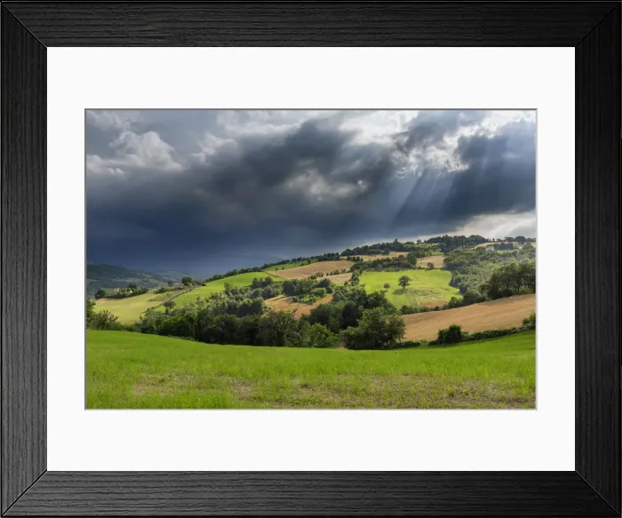 Framed Print : Italy, Marche. Macerata district. Countryside Framed Print : Italy, Marche. Macerata district. Countryside