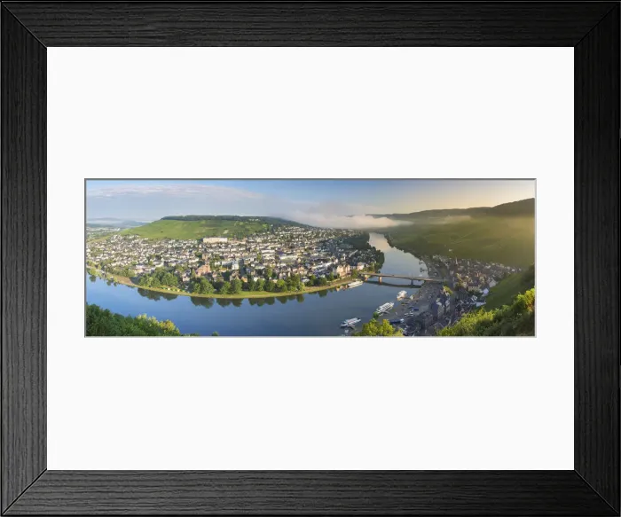 Framed Print : River Moselle and Bernkastel-Kues at dawn, Rhineland-Palatinate, Germany Framed Print : River Moselle and Bernkastel-Kues at dawn, Rhineland-Palatinate, Germany