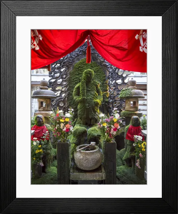 Framed Print : Buddhist Hozen-ji temple, Osaka, Japan Framed Print : Buddhist Hozen-ji temple, Osaka, Japan