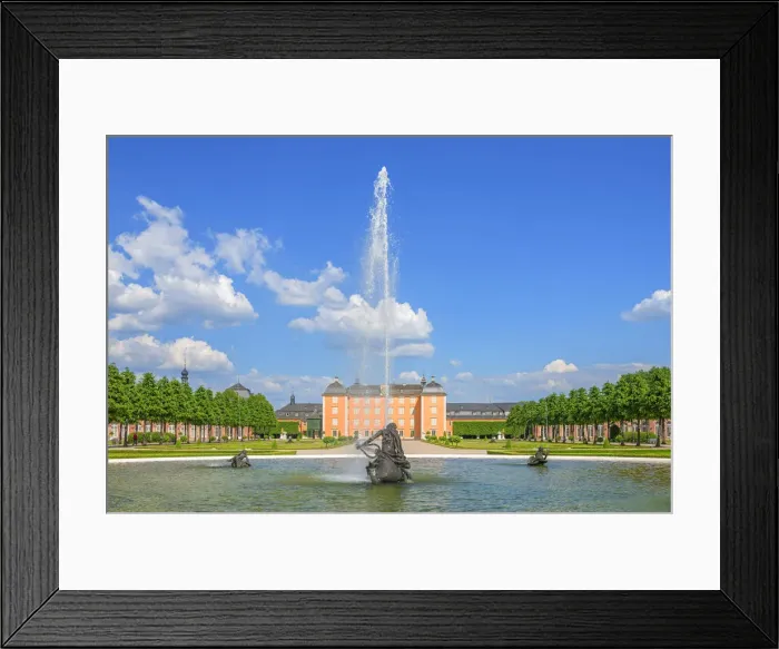 Framed Print : Fountain with Schwetzingen castle, Schwetzingen, Baden-WAorttemberg, Germany