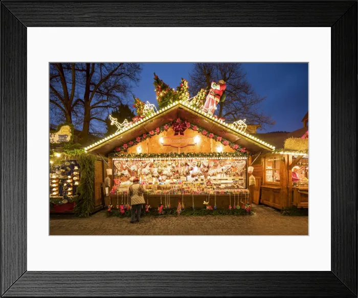 Framed Print : Shop on the Christmas market in Heidelberg, Baden-WAorttemberg, Germany Framed Print : Shop on the Christmas market in Heidelberg, Baden-WAorttemberg, Germany