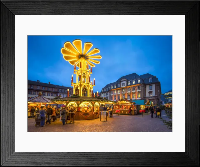 Framed Print : Christmas market on the marketplace in Heidelberg, Baden-WAorttemberg, Germany