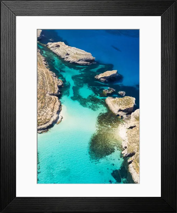 Framed Print : Malta, Gozo Region, Comino. Aerial view of the azure coloured waters of the Blue Lagoon Framed Print : Malta, Gozo Region, Comino. Aerial view of the azure coloured waters of the Blue Lagoon
