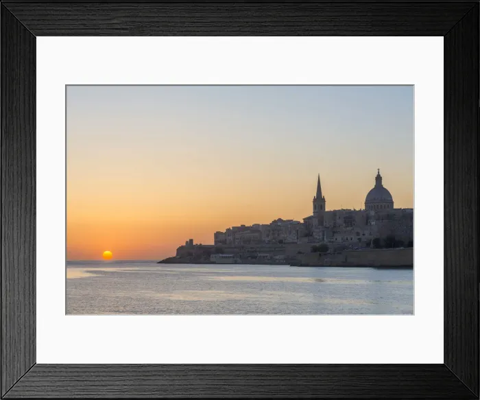 Framed Print : Malta, South Eastern Region, Valletta. The view from Ta Xbiex across Marsamxett Framed Print : Malta, South Eastern Region, Valletta. The view from Ta Xbiex across Marsamxett