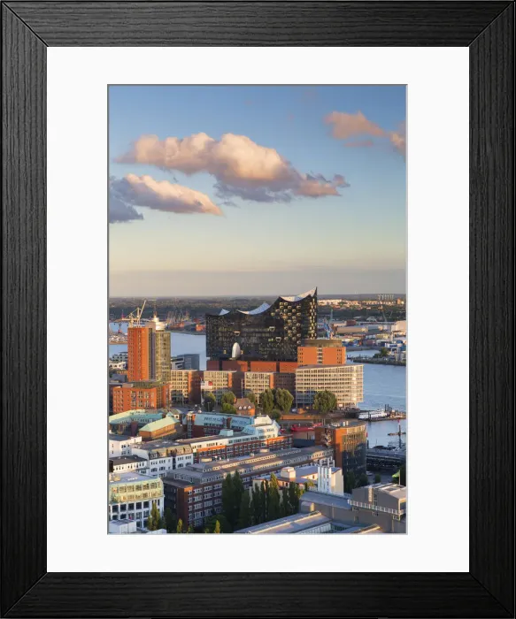 Framed Print : View of Elbphilharmonie concert hall, Hamburg, Germany Framed Print : View of Elbphilharmonie concert hall, Hamburg, Germany