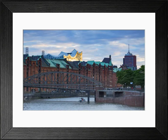 Framed Print : Elbphilharmonic concert hall and warehouses of Speicherstadt (UNESCO World Heritage Site) Framed Print : Elbphilharmonic concert hall and warehouses of Speicherstadt (UNESCO World Heritage Site)