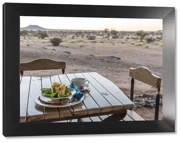 Africa, Namibia, near Keetmanshop. Breakfast with a view
