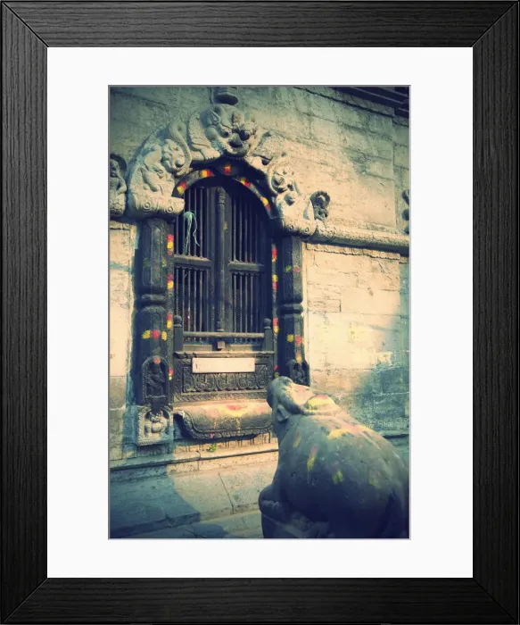 Framed Print : Shiva shrine at Pashupatinath Temple, Kathmandu, Nepal Framed Print : Shiva shrine at Pashupatinath Temple, Kathmandu, Nepal