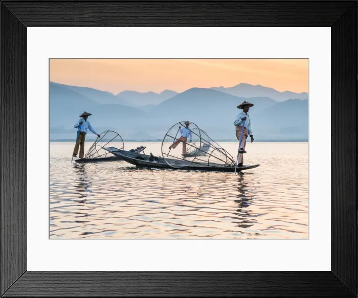 Framed Print : Traditional Intha fishermen on Inle Lake, Burma / Myanmar Framed Print : Traditional Intha fishermen on Inle Lake, Burma / Myanmar