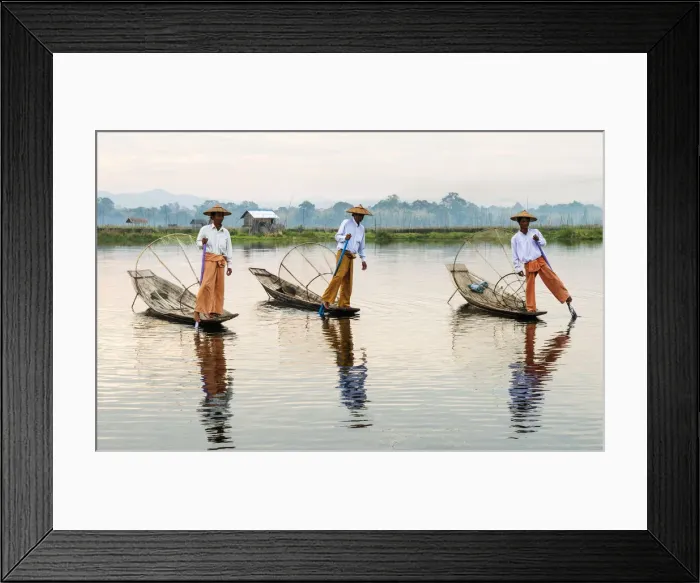 Framed Print : Traditional Intha fishermen on Inle Lake, Burma / Myanmar Framed Print : Traditional Intha fishermen on Inle Lake, Burma / Myanmar