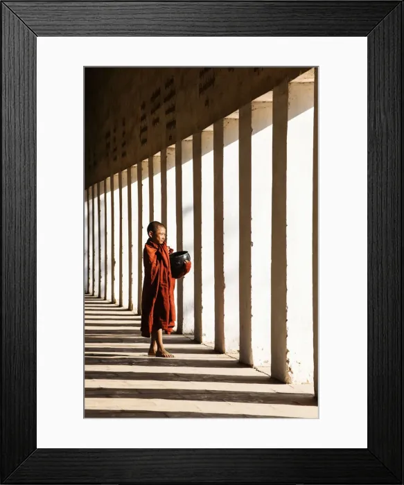 Framed Print : A Buddhist monk, Mandalay, Burma / Myanmar Framed Print : A Buddhist monk, Mandalay, Burma / Myanmar