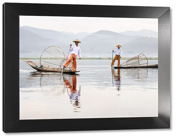 Traditional Intha fishermen on Inle Lake, Burma  /  Myanmar