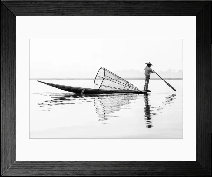 Framed Print : An Intha fisherman on Inle Lake, Burma  /  Myanmar