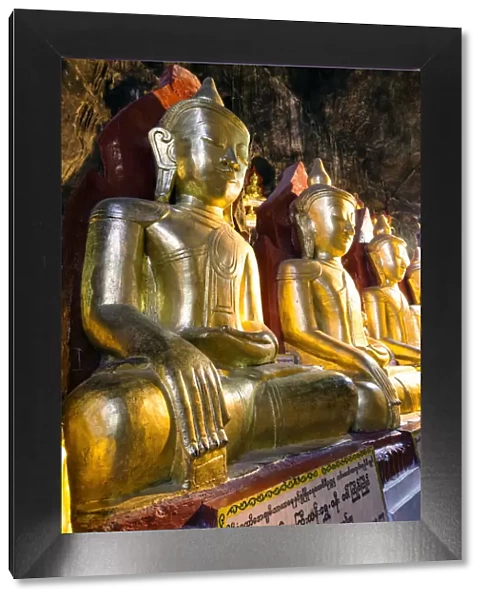 Myanmar, Shan state, Pindaya. Buddha statues inside Pindaya caves (Shwe U Min Pagoda)